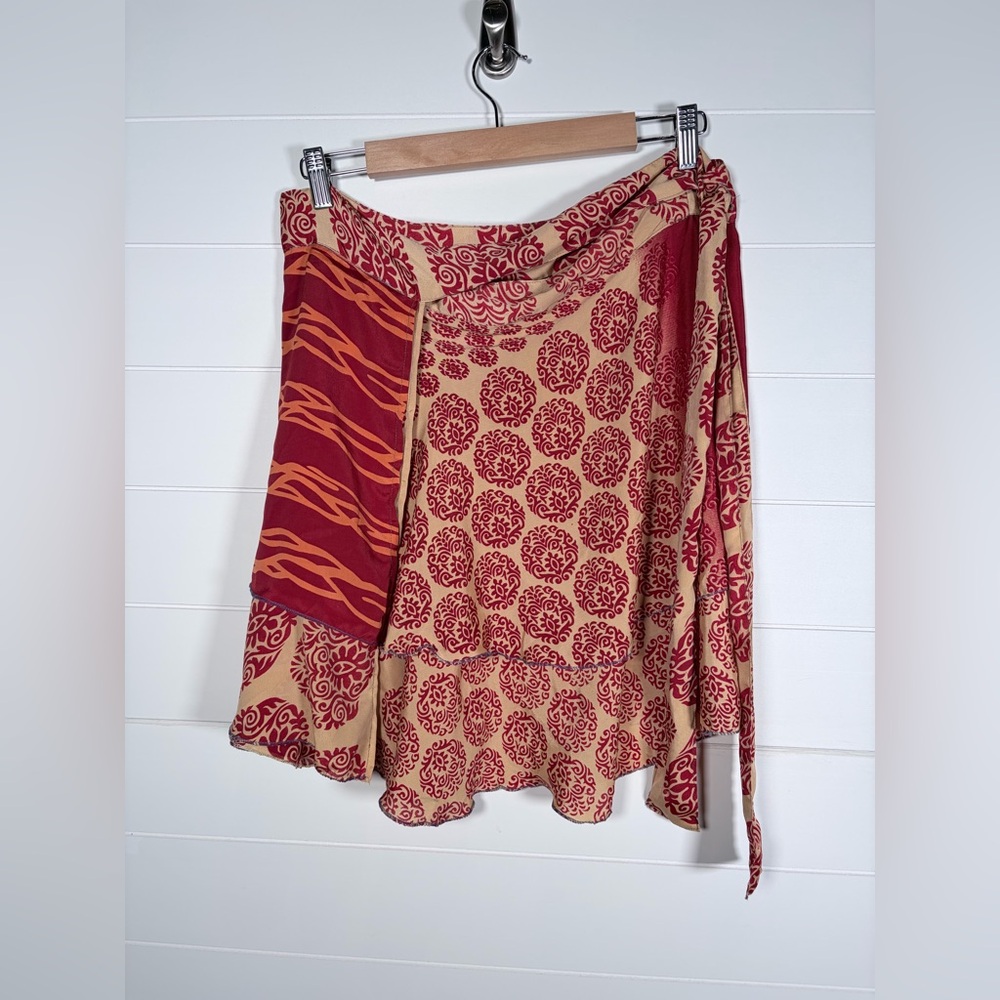 Jovani Designs Hawaii Chic Red and Cream Women's Silk Blend Wrap Skirt Small